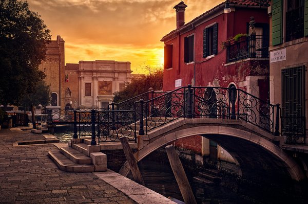 Quel est le guide complet pour une escapade romantique à Venise hors saison ?